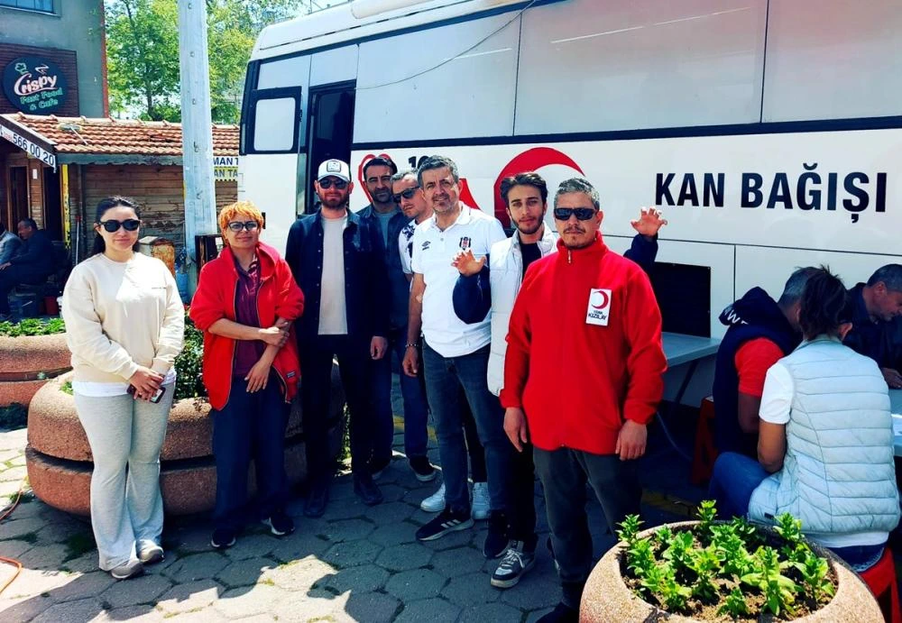 Gelibolu Beşiktaşlılar ve Kızılay'dan Örnek İşbirliği: Kan Bağışı Kampanyasına Yoğun Destek