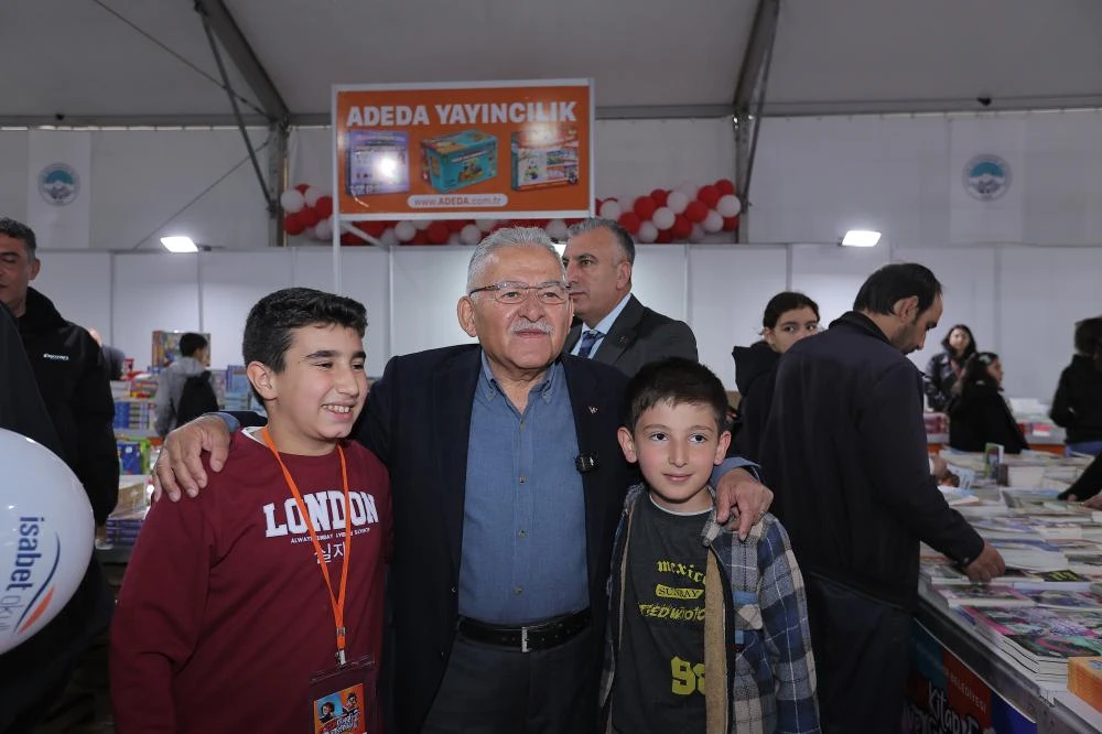 Başkan Büyükkılıç'tan Minik Kitapseverlere Ziyaret: 2. Çocuk Kitap Fuarı Coşkuyla Sona Erdi