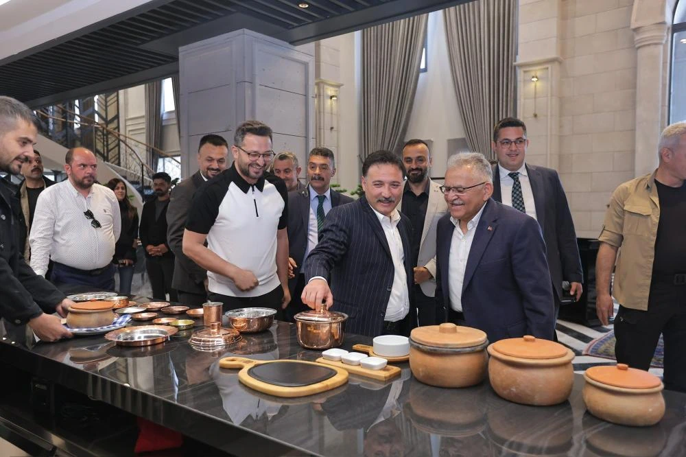 Vali Çiçek'ten Başkan Büyükkılıç'a Mutfak Sanatları Merkezi Teşekkürü: "Muhteşem Olmuş!"