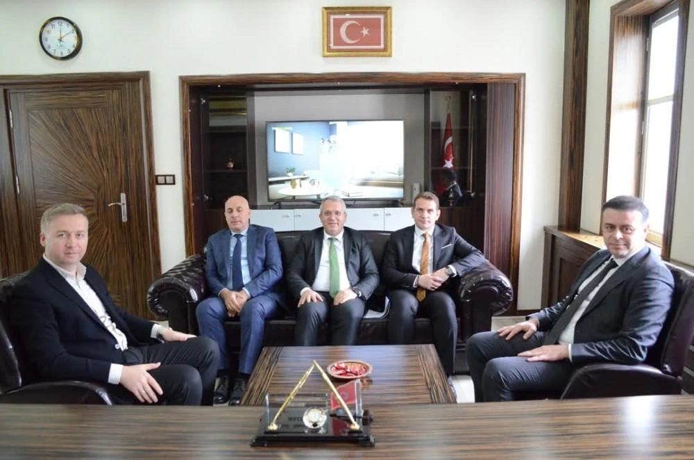 Rize İl Milli Eğitim Müdürü Akmeşe'den Güneysu'ya Ziyaret ve Okul İncelemesi