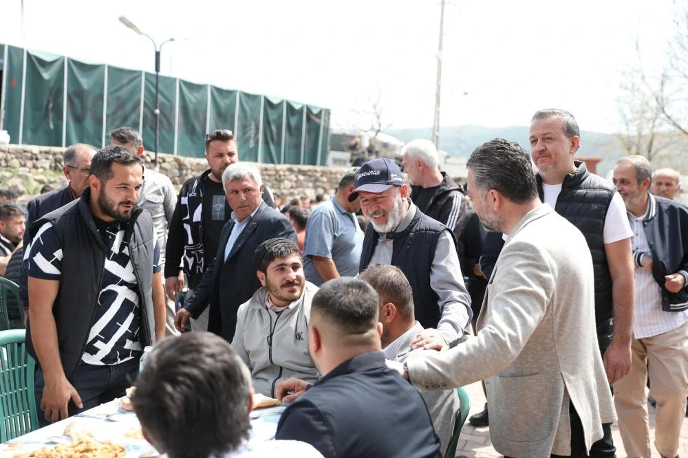 Başkan Çolakbayrakdar'dan Mahzemin'de Yağmur Duasına Katılım ve Kırsal Kalkınma Vurgusu