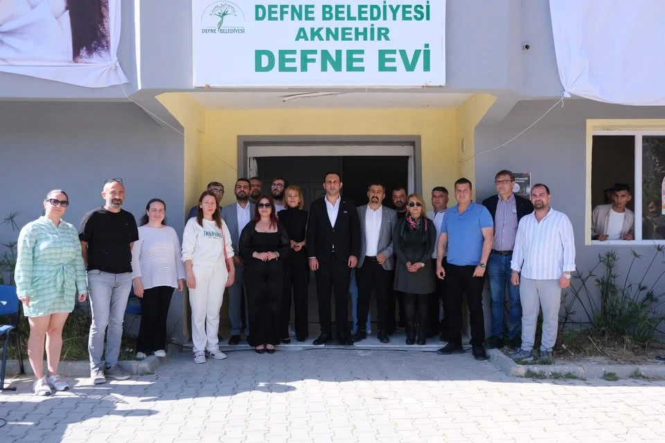 Defne’de Sanatın Yeni Durağı: Ronya Sanat Aknehir İstasyonu Açıldı