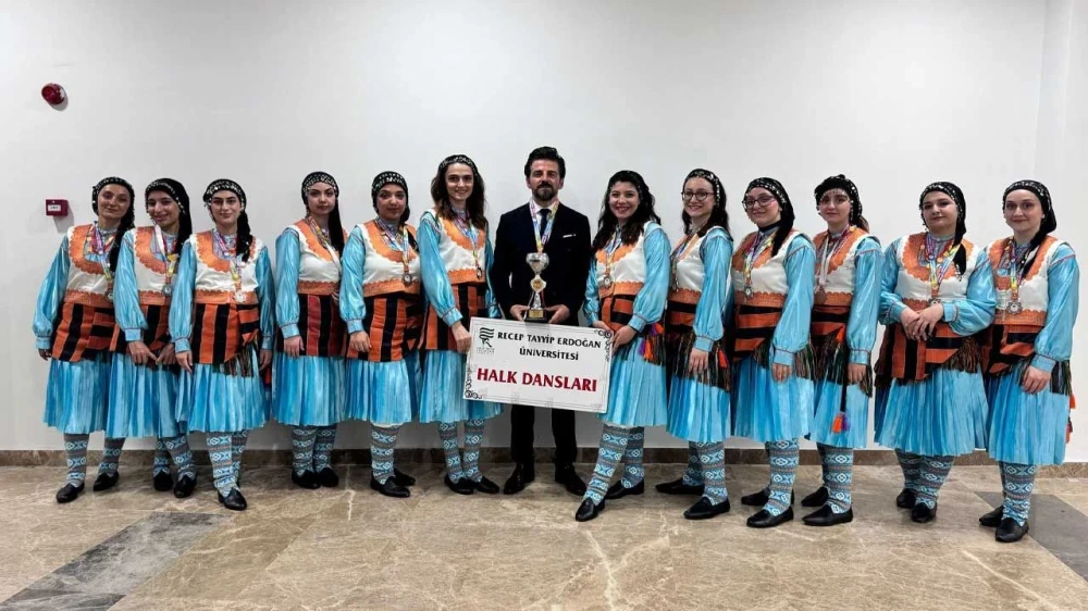 RTEÜ Halk Dansları Ekibi Türkiye Üçüncüsü Oldu