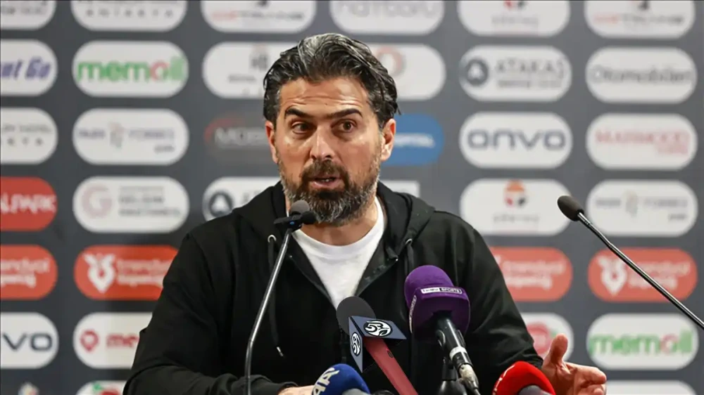 İlhan Palut'tan Kritik Galibiyet Sonrası Değerlendirme: "Küçük Ama Anlamlı Bir Adım Attık"