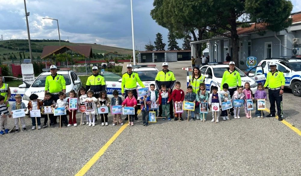 Gelibolulu Öğrencilerden Trafik Haftası Ziyareti