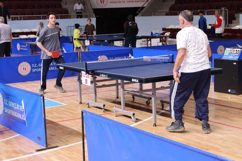 Hatay'da Masa Tenisi Şöleni: 174 Sporcu Bireysel Performans Ligi'nde Ter Döktü