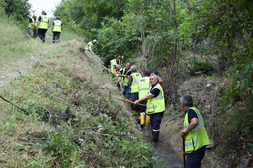 HBB DÖRTYOL’DA SULAMA KANALLARINI TEMİZLİYOR