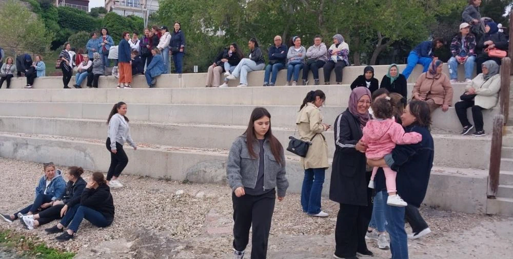 Gelibolu'da Hıdrellez Coşkusu: Taşlardan Dilekler Yükseldi, Ateşler Umutla Atlandı