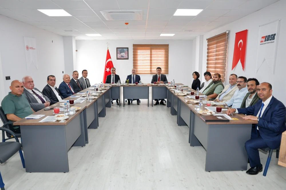 Vali Köşger, Kozan OSB Müteşebbis Heyeti ile Bir Araya Geldi