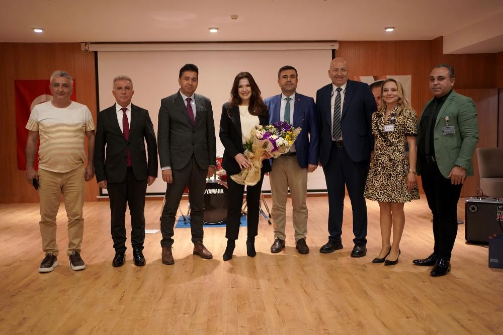 Aydan Şener, MBA Okulları Adana Kampüsü'nde Öğrenci ve Velilerle Buluştu