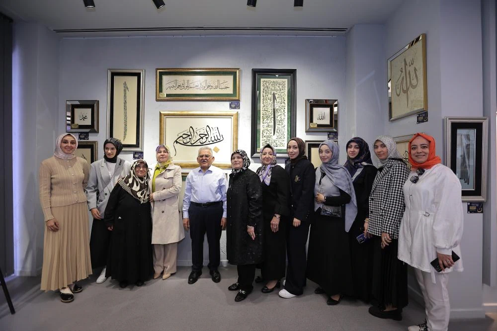 KAYMEK'ten Gönüllere Dokunan Hüsn-i Hat Sergisi: "Meşkten Damlalar" Açıldı