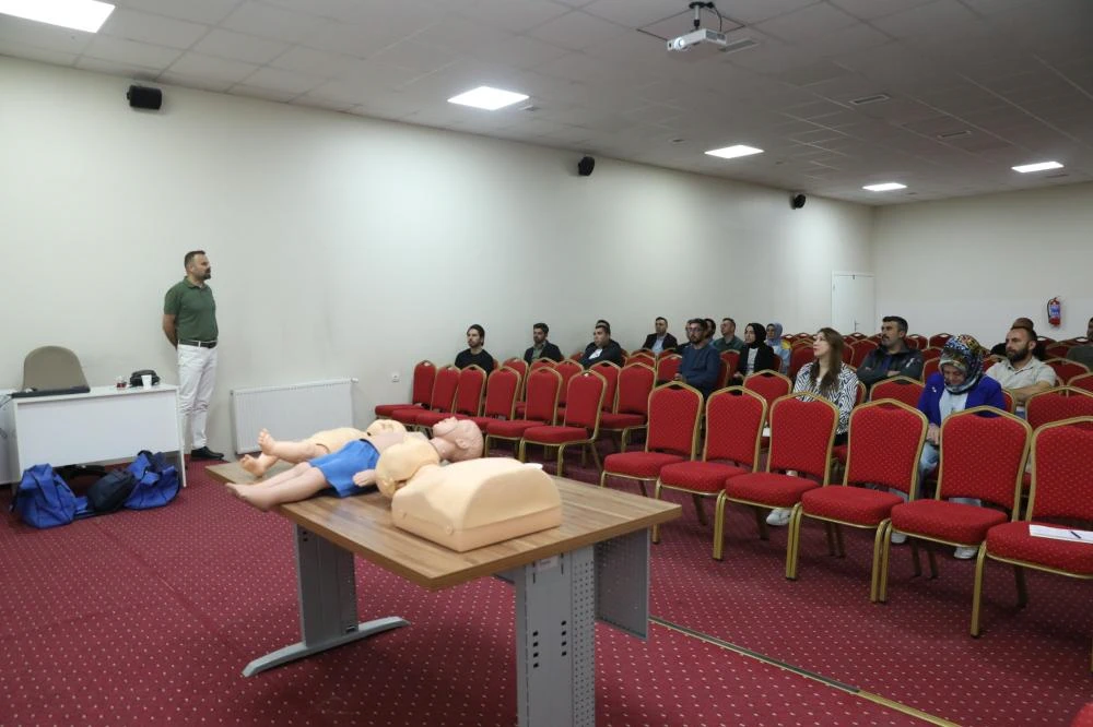 Kayseri Büyükşehir'den Personeline Hayat Kurtaran Eğitim: 150 Çalışan Sertifikalı İlk Yardımcı Oluyor