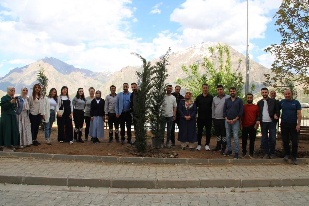 Hakkari Yurtları, Fidanlarla Hem Doğaya Hem Geleceğe Umut Oldu