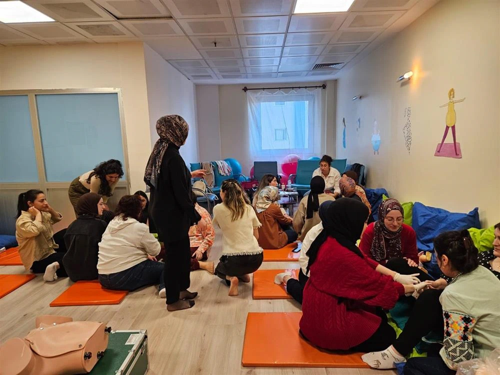 Rize'de Ebelere Yönelik "Doğum Hizmetlerinde Kaliteyi Artırma" Eğitimi Başladı