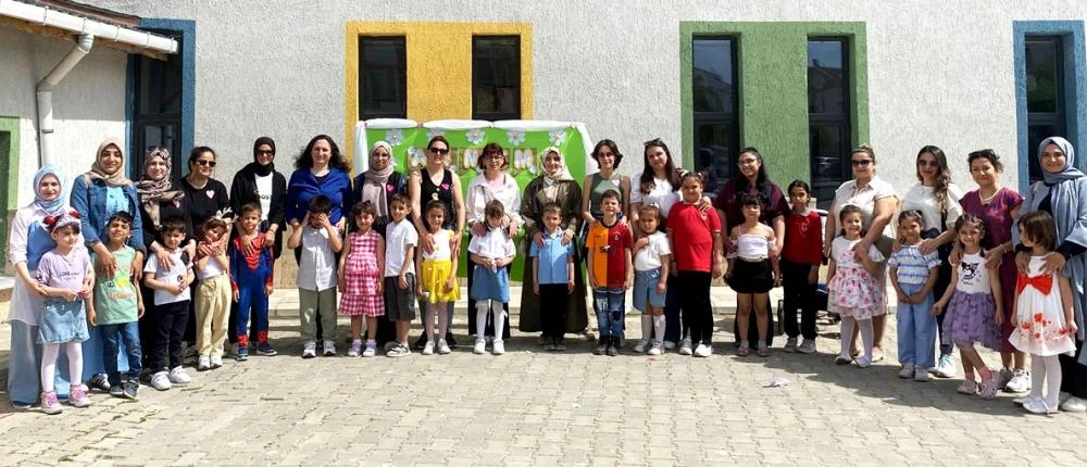 Gelibolu'nun Minik Kalpleri Anneleriyle Birlikte Hediye Hazırladı