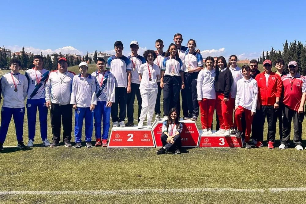 Gelibolu'da Okçuluk Rüzgarı Esti: Milli Okçu Eren Kırca'nın Damga Vurduğu İl Şampiyonası Tamamlandı