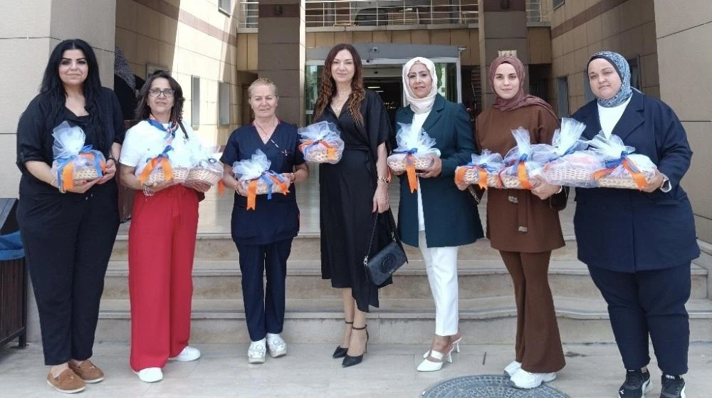 Ak Parti Kadın Kolları’ndan Anneler Günü’ne Anlamlı Ziyaret