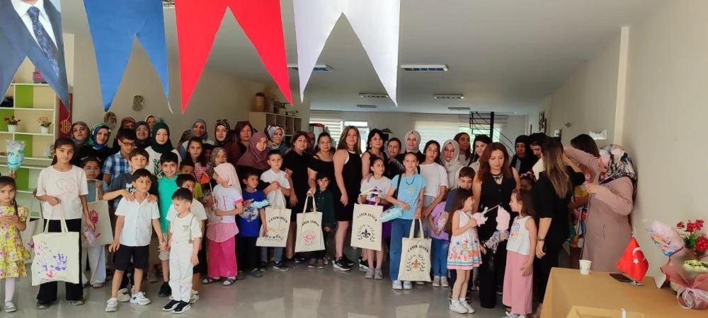 HBB'den "Aile Yılı"na Özel Anlamlı Etkinlik: "Annem İçin Tasarlıyorum"