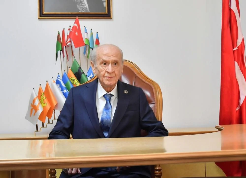 Bahçeli: "PKK Feshedildi, Terörsüz Türkiye İçin Tarihi Eşik Aşıldı"