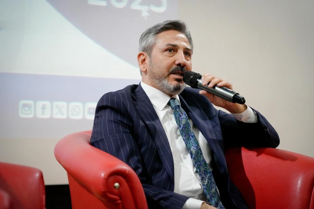 Adıyaman Üniversitesi'nde “Kürsülerden Sıralara Uzanan Bilgi ve Tecrübe Paylaşımı” Söyleşisi Düzenlendi