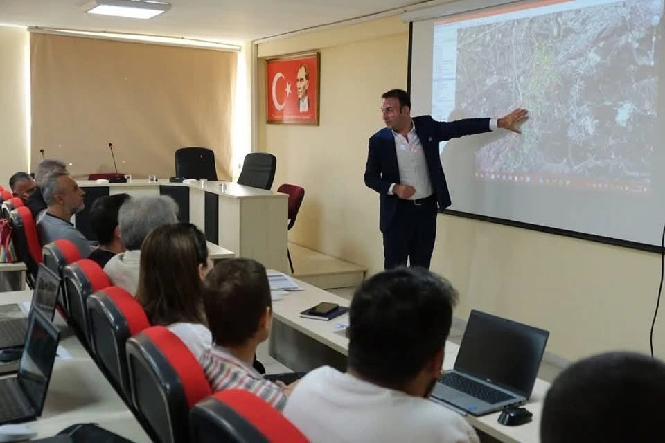 Defne Belediye Başkanı Özgün'den Koordinasyon Hamlesi