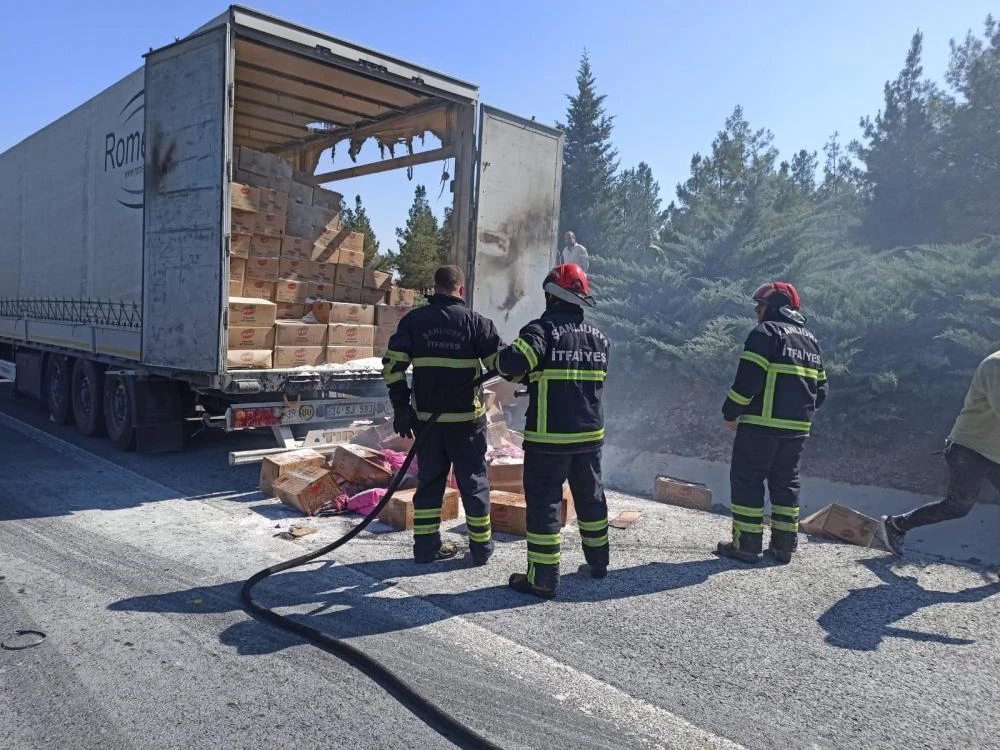 Şanlıurfa-Mardin Yolunda Tır Alev Aldı, Facia Son Anda Önledi!