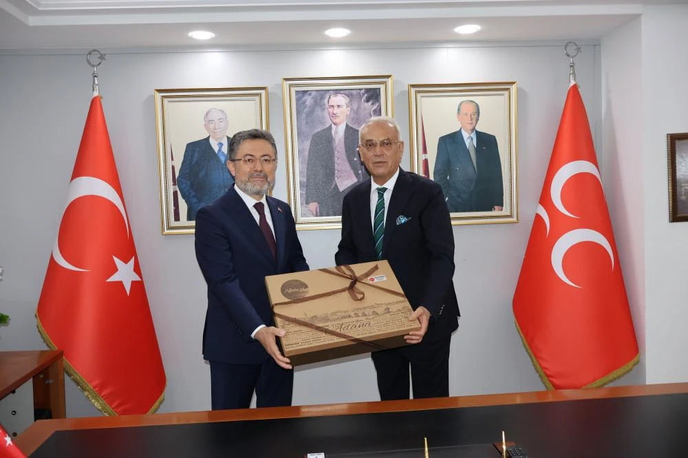 Seyhan Belediye Başkanı Tekin'den Adana Hali ve Pazarcı Esnafına Destek Ziyareti