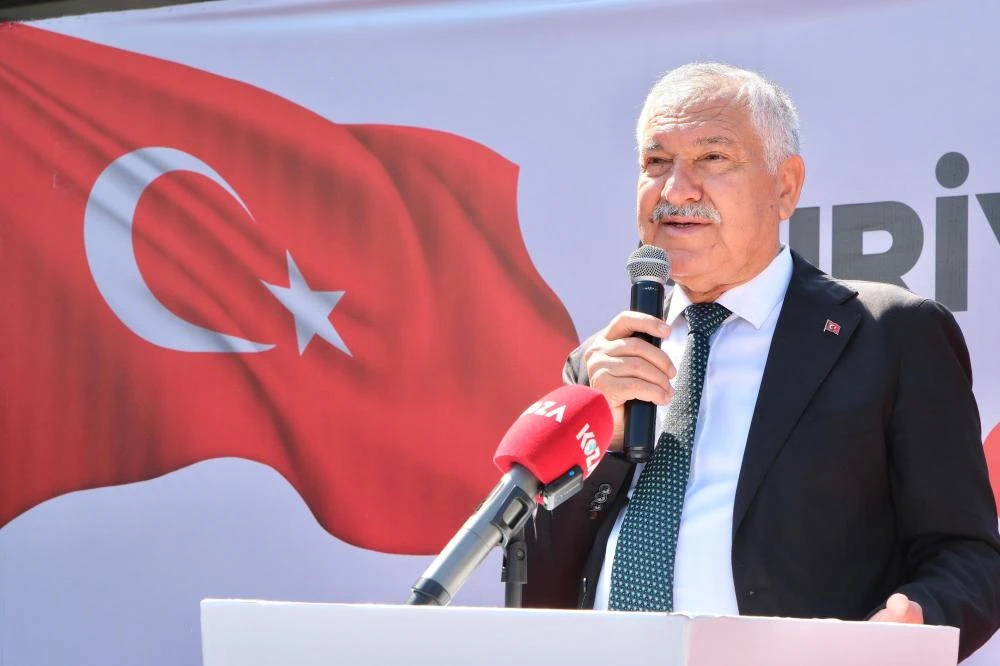 Büyükşehir Belediyesi; Kızılay aracılığıyla Suriye’ye 3 tır insani yardım malzemesi gönderdi