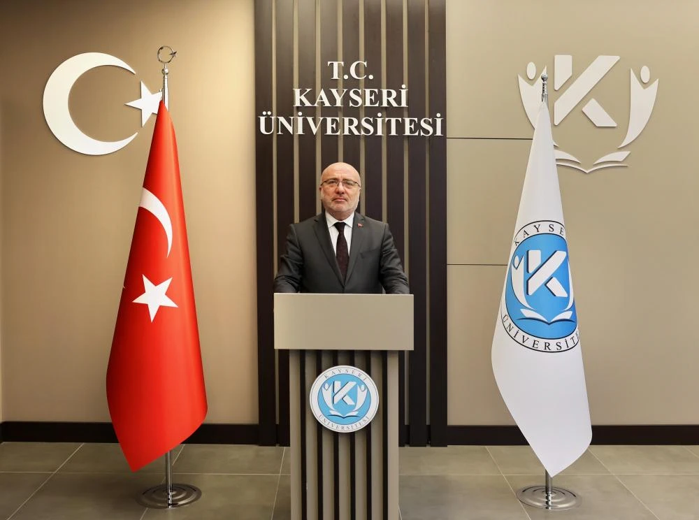 Kayseri Üniversitesi Rektörü Karamustafa'dan 19 Mayıs Mesajı
