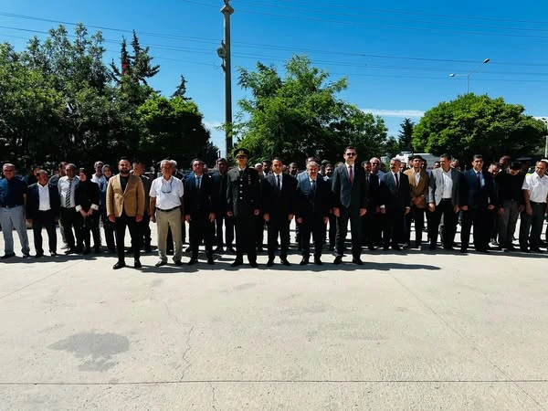 Besni Kaymakamı Çağlar Partal, 19 Mayıs Çelenk Sunma Törenine Katıldı