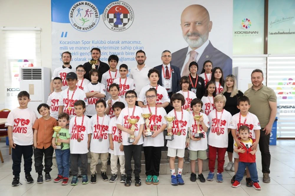 Başkan Çolakbayrakdar: "Satranç Merkezimiz Türkiye'nin Geleceği Gençlerimize Armağan Olsun"