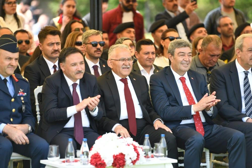 Başkan Büyükkılıç: "19 Mayıs Coşkusunu Gençlerimizle Birlikte Yaşadık"