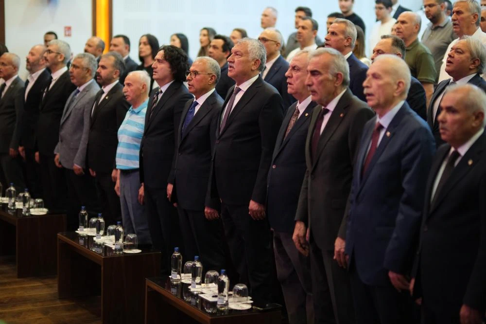 Zeydan Karalar, AOSB’de sanayicilere hitap etti