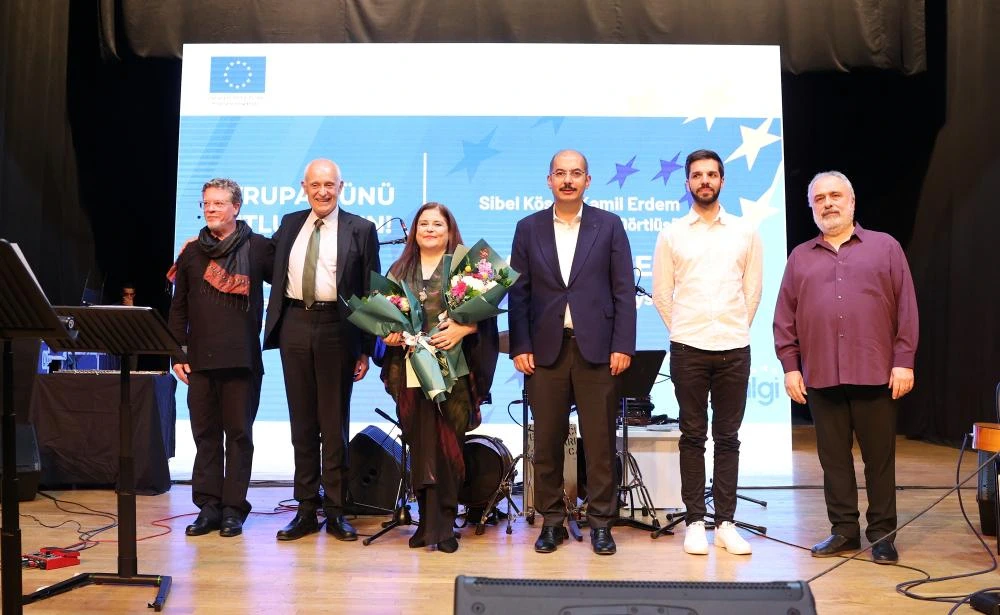 KAYSERİ'DE AVRUPA GÜNÜ CAZ KONSERİ İLE KUTLANDI