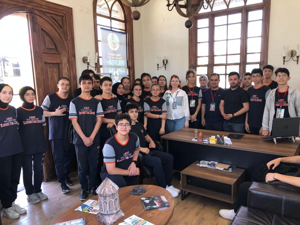 BÜYÜKŞEHİR, KAYSERİ FEN LİSESİ ÖĞRENCİLERİNİ TARİHİ SAAT KULESİ’NDE AĞIRLADI