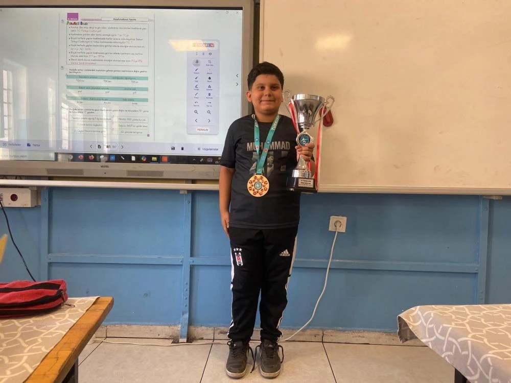Urfalı Minik Şampiyon Dünya Kupası'ndan Madalyayla Döndü!