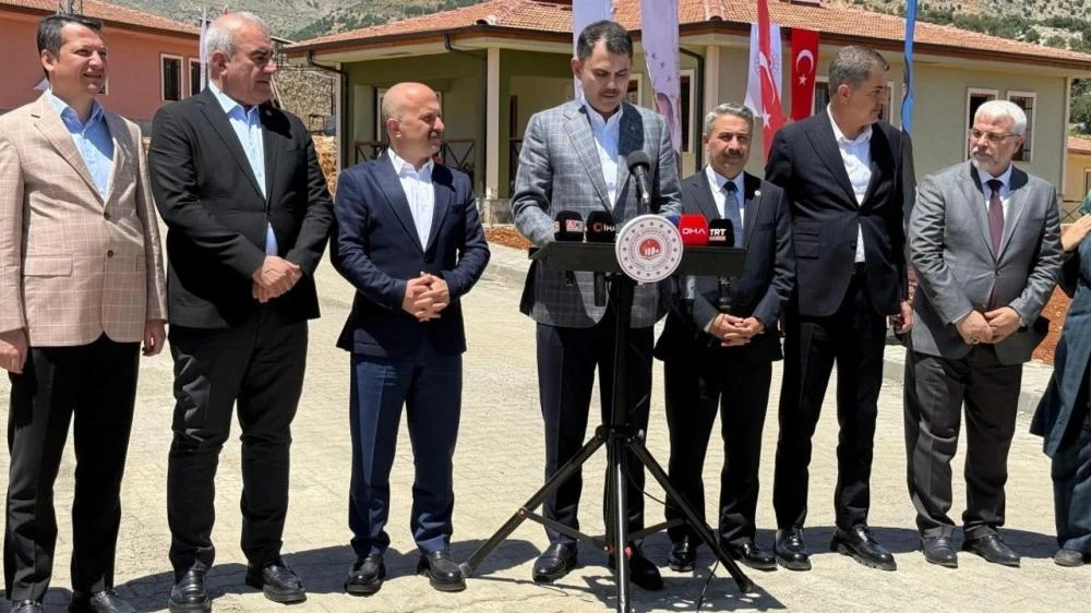 Murat Kurum, Adıyaman Zey Köyü’nde Kırsal Afet Konutlarını İnceledi