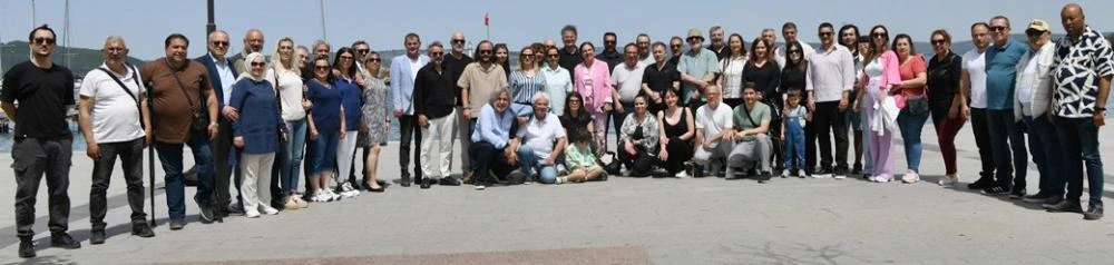 Çanakkale Gazeteciler Cemiyeti’nde Akıncı Güven Tazeledi. Gazeteci Zelova’ya sürpriz yaş günü