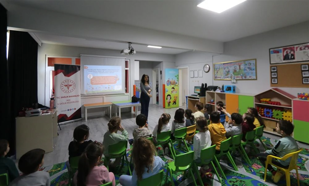 Rize’de Gençlere Dijital Dünyada Güvenli Yolculuk Eğitimi