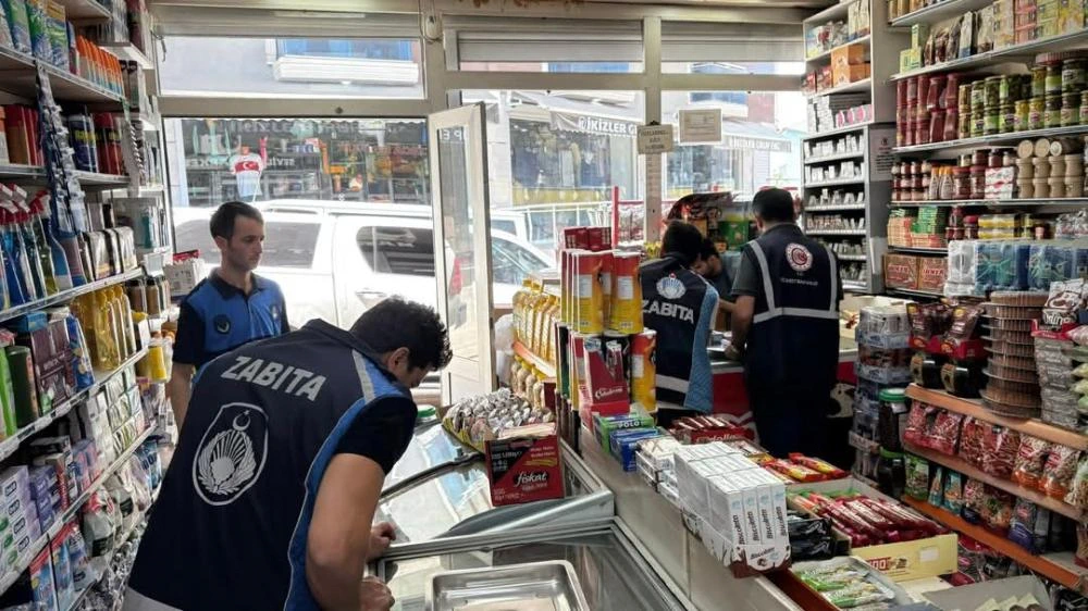 Çukurca'da Market Denetimleri Aralıksız Sürüyor: Tüketici Hakları ve Halk Sağlığı Ön Planda