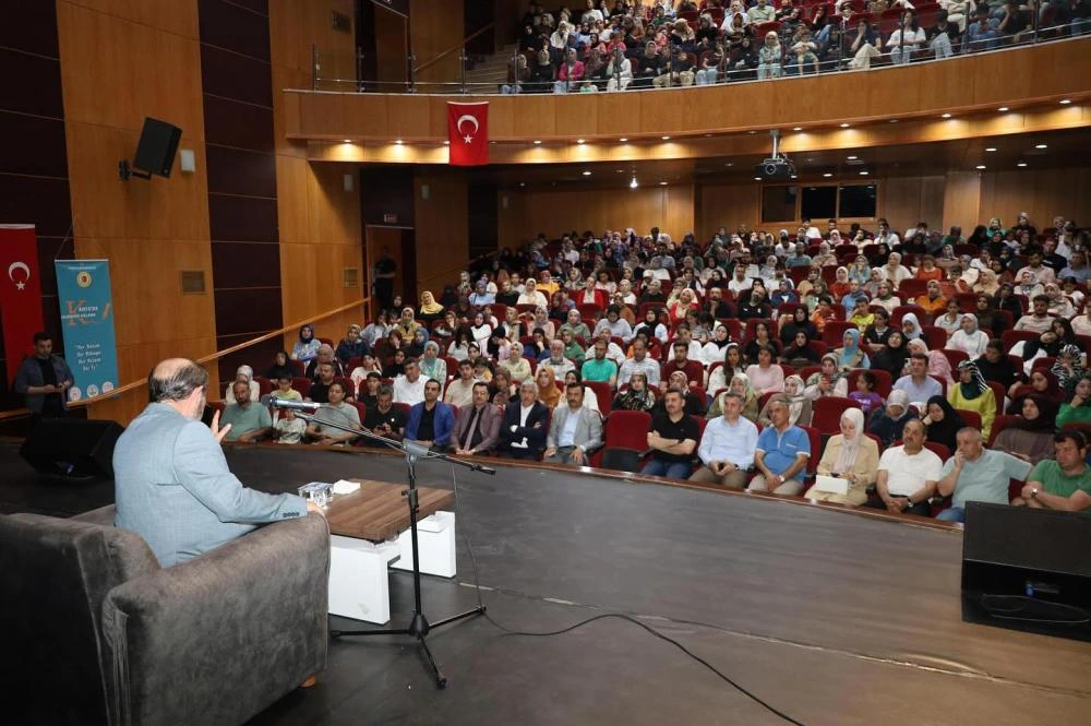 "Kahta’da Kalemden Kelama" Programında Ömer Demirbağ Rüzgarı Esti