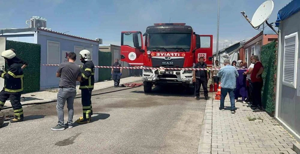 Adıyaman’da Konteyner Kentte Yangın: 1 Kişi Hayatını Kaybetti