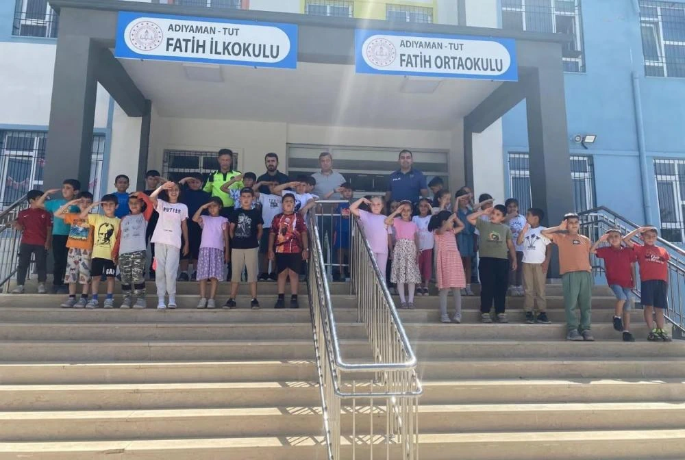 Adıyaman Tut İlçe Emniyet Amirliği’nden Fatih İlköğretim Okulu’nda Öğrencilere Kapsamlı Eğitim Programı