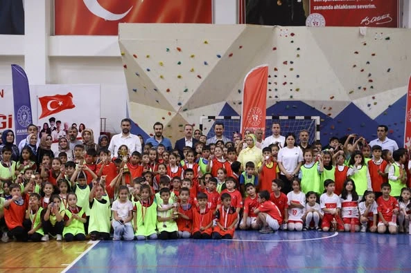 Adıyaman’da Geleneksel Çocuk Oyunları Şenliği Coşkuyla Tamamlandı