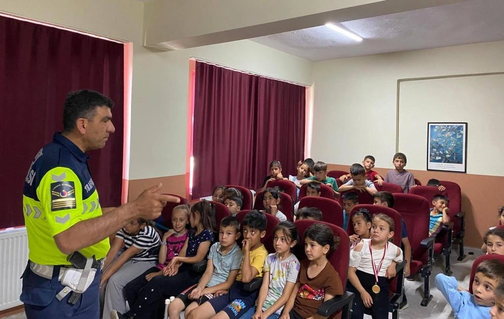 Adıyaman Gölbaşı’nda Öğrencilere Trafik Eğitimi Semineri Düzenlendi