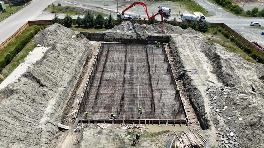 HBB. ERZİN’E YARI OLİMPİK HAVUZ KAZANDIRIYOR