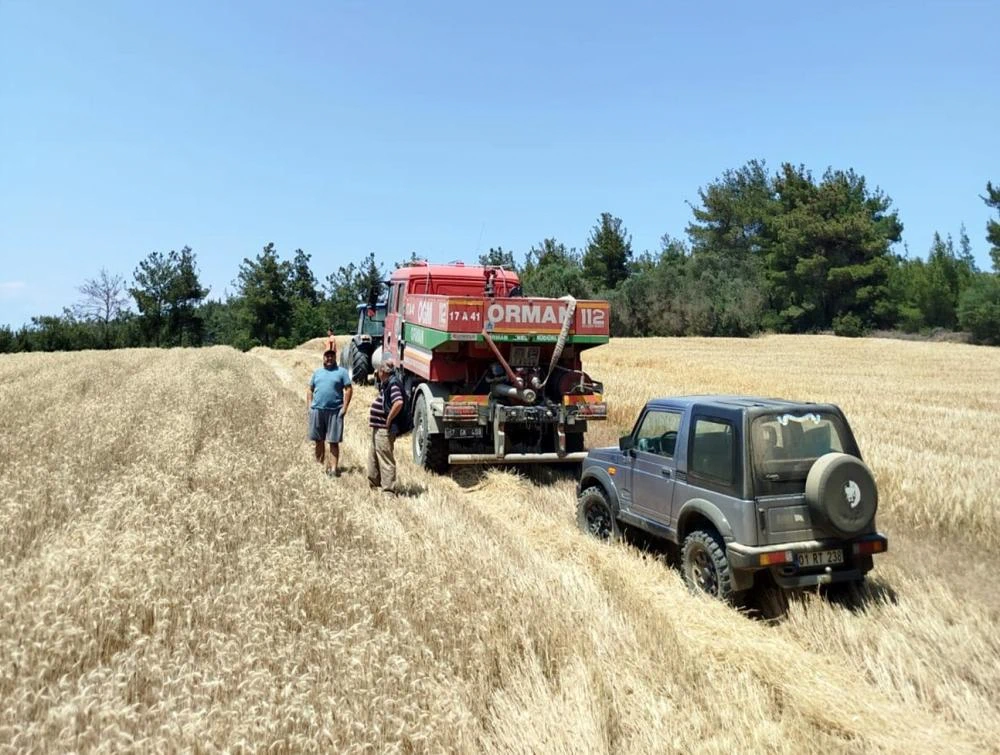 Biçerdöverle Hububat hasadı biçimi itfaiye refakatinde  yapıldı