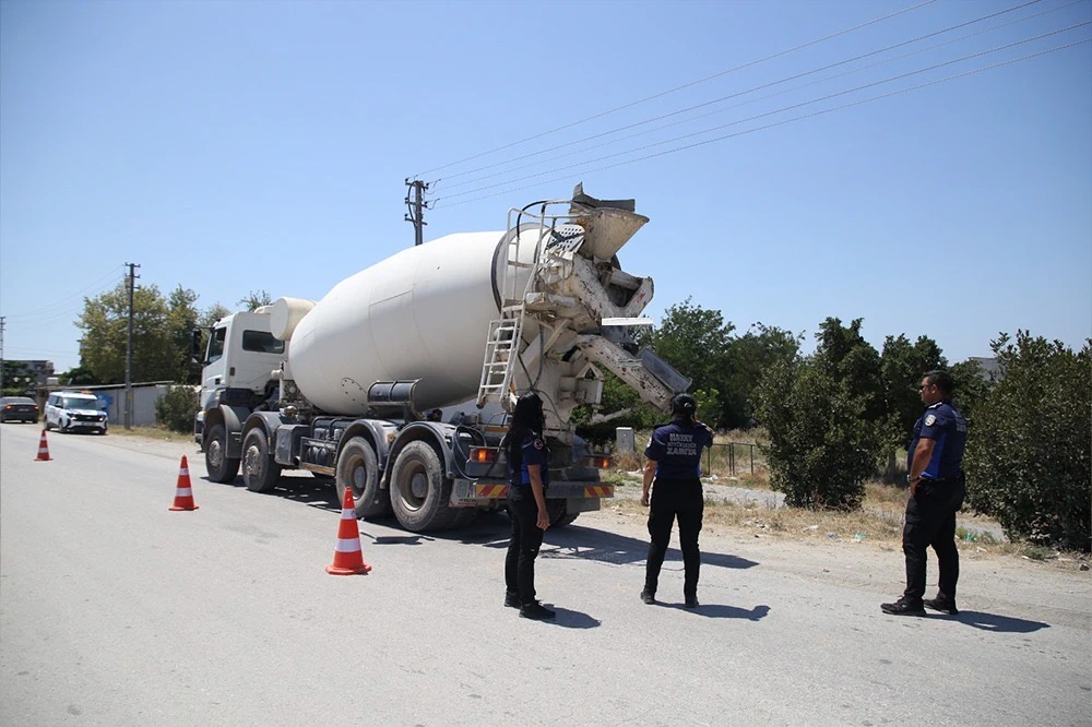 İŞ MAKİNELERİ, ZABITANIN RADARINDA