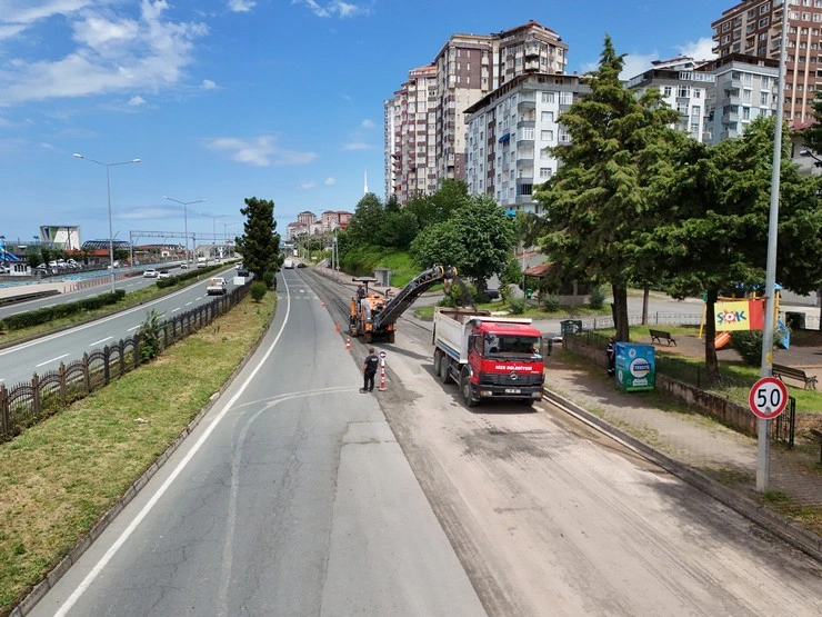 Rize\'de Sahil Yolu Yenileniyor Çalışmaları Hız Kesmeden Devam Ediyor