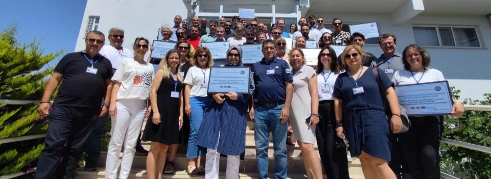 İzmir’de Erasmus+ Çalıştayında Program Geliştiren Öğrenciler Geliştirdikleri Projelerle Dikkat Çekti